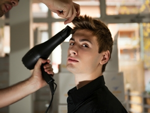 tainui_pokupatel_v_salone